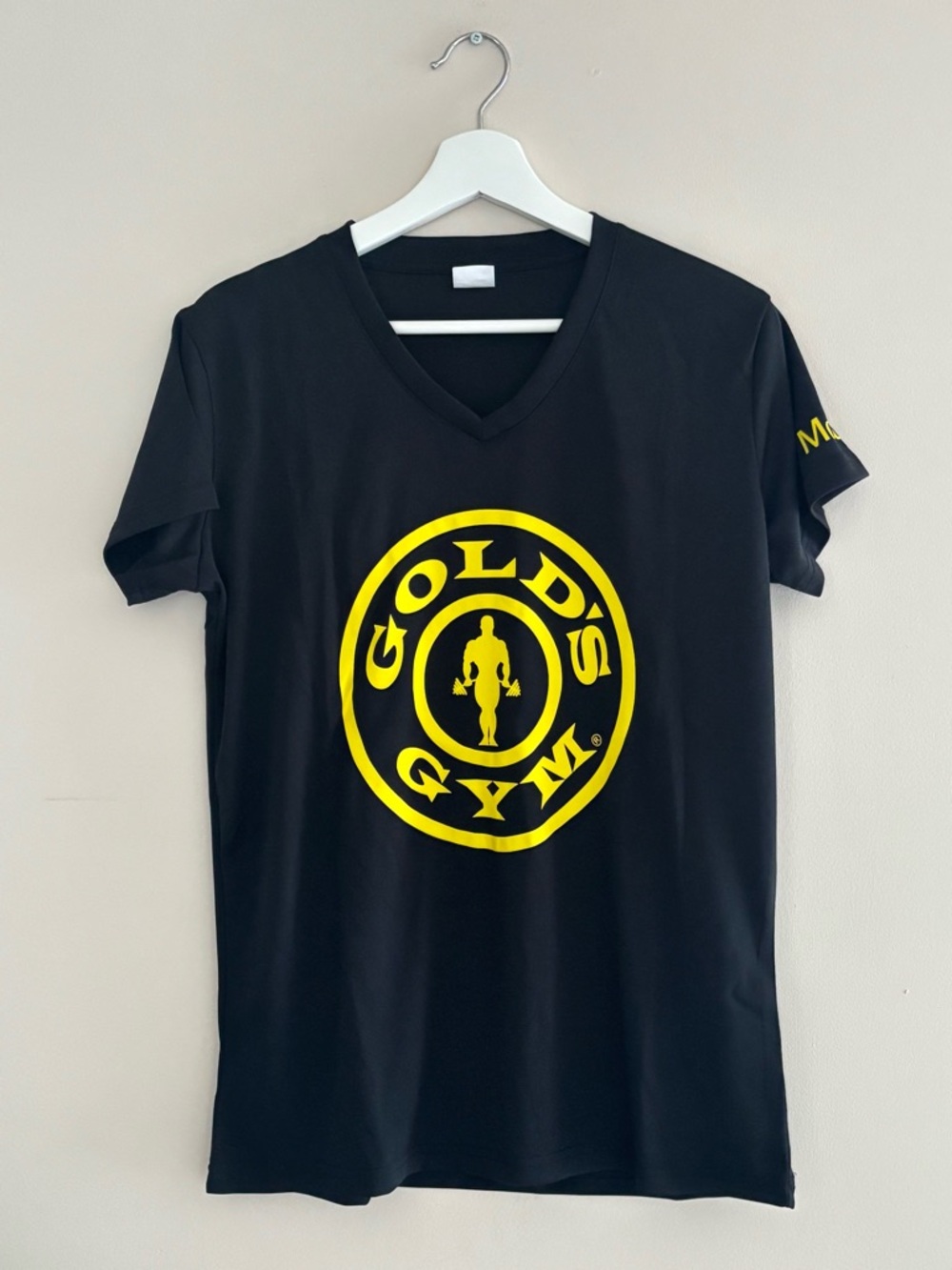 NWOT Gold’s Gym Montréal Women's V-Neck Athletic T-Shirt Size Large Black/Yellow